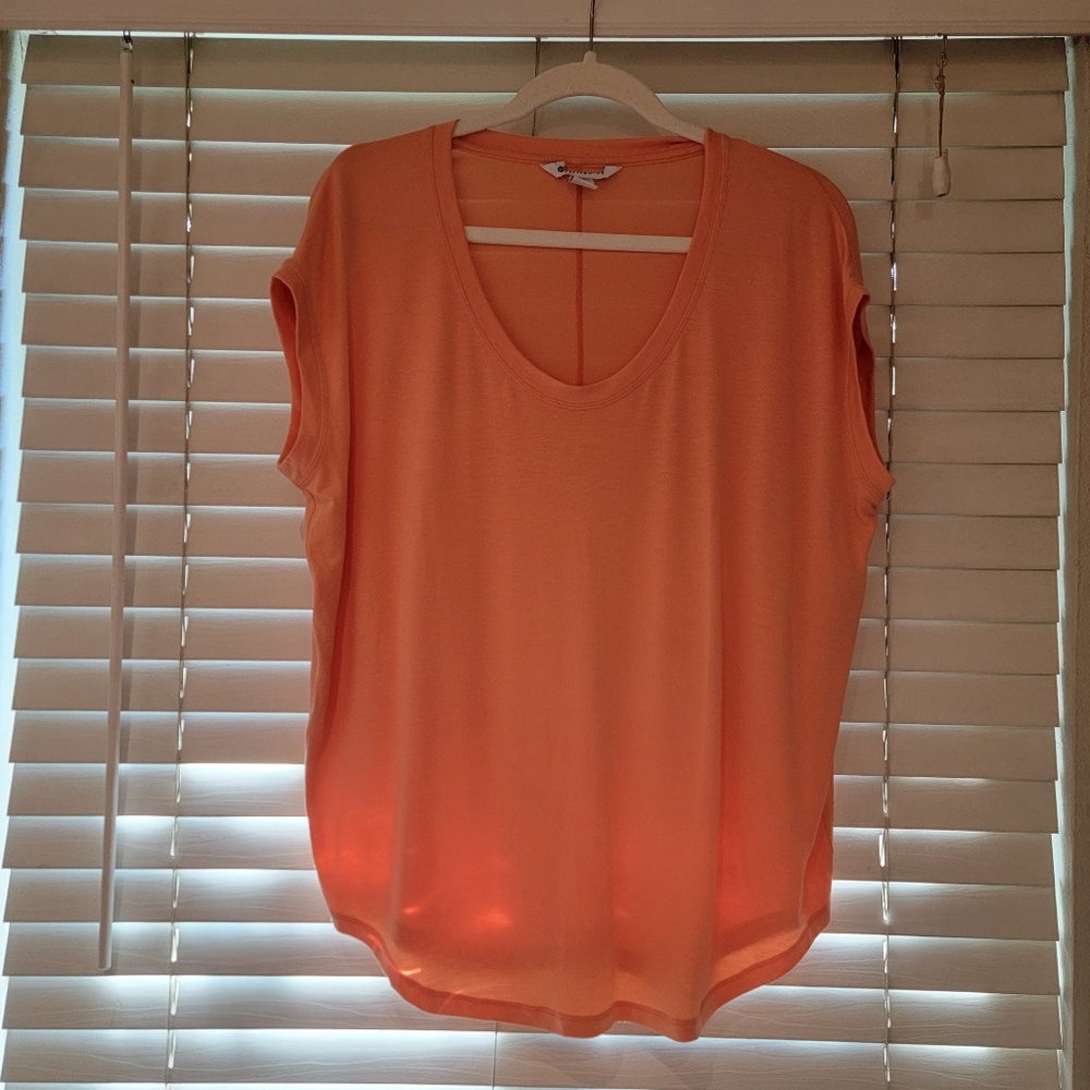 Athleta Cloudlight Stratus Tee T-Shirt Size Small Orange Soft Comfy NWOT NEW